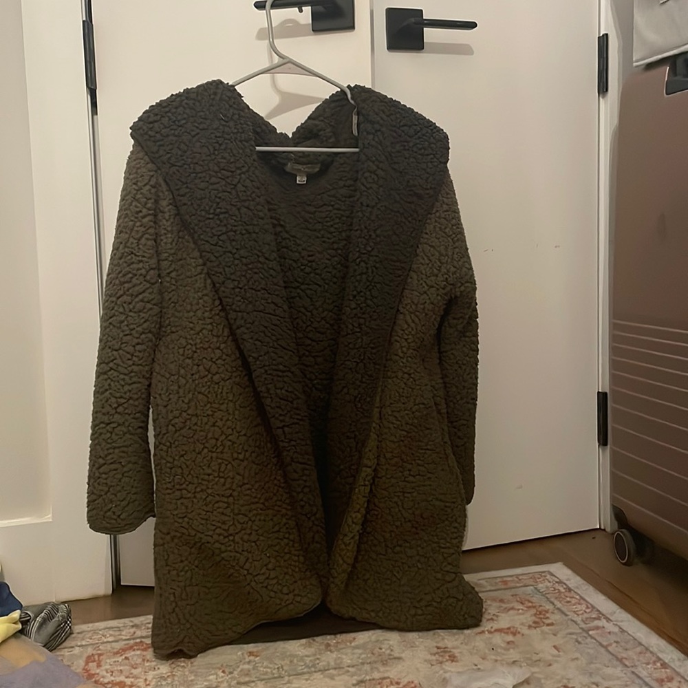 NEVER WORN URBAN OUTFITTERS FUZZY JACKET